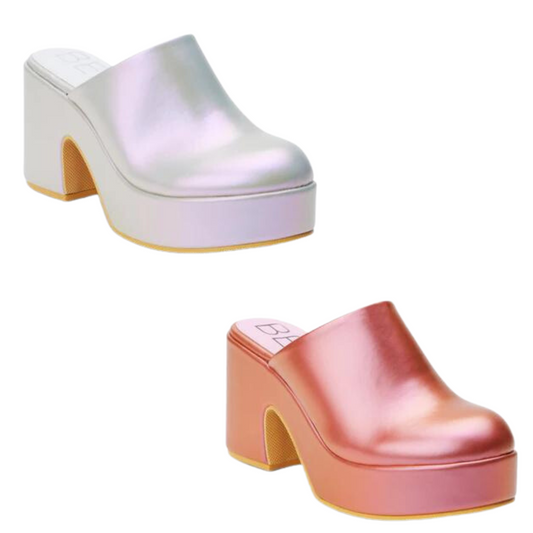 The Jayde is a stylish mule-style shoe that will take you through the season in style. Featuring a chic open back and a comfortable wedge heel, the Jayde comes in two luxurious colors: a classic rose pearl and a cool grey pearl. Ideal for a night out or workwear, the Jayde is the perfect choice for effortless elegance.