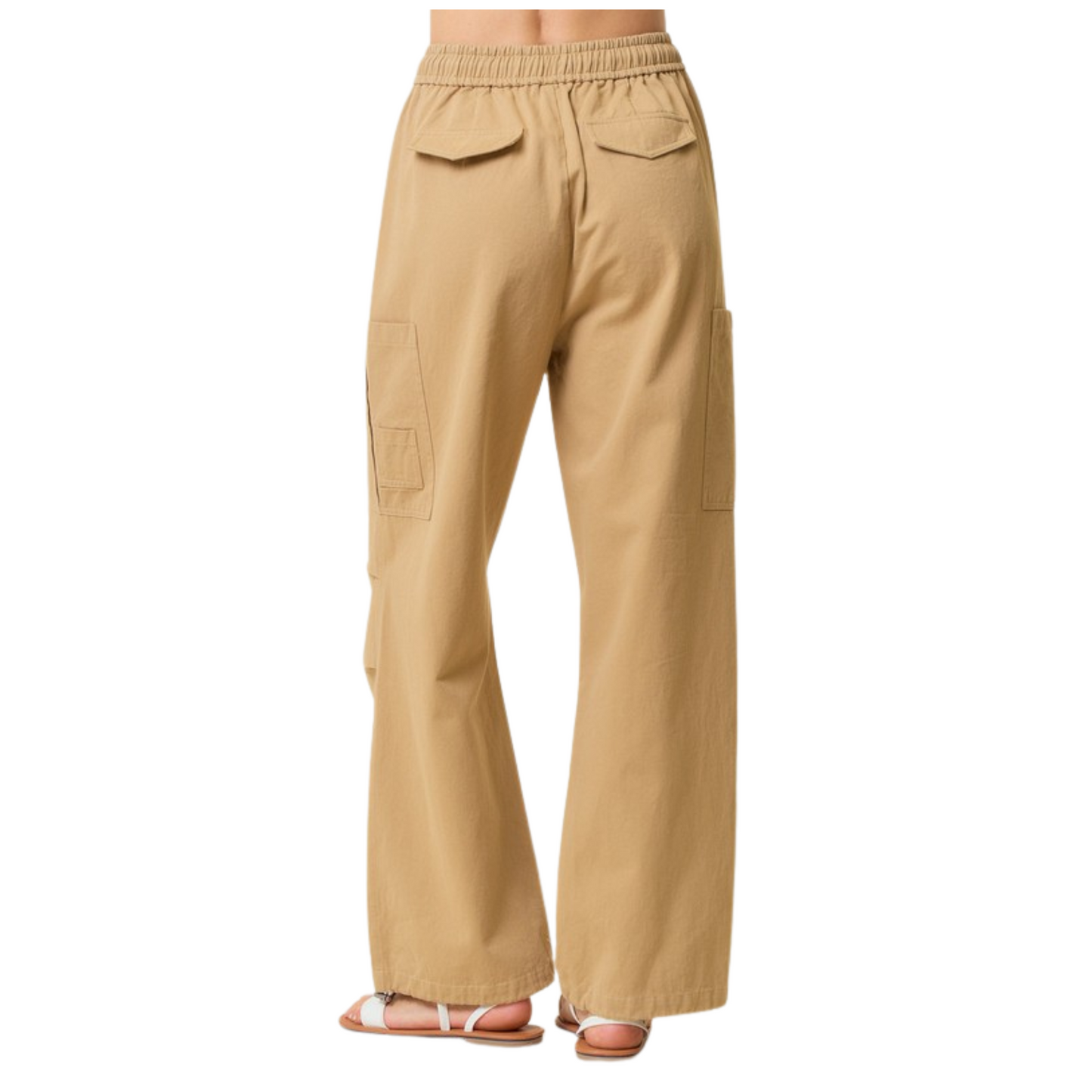 Crafted from durable cotton twill, these khaki wide-leg cargo pants by Doe and Rae combine comfort with a modern silhouette. The high-waisted design enhances posture and adds a tailored fit, while the wide leg provides ease of movement and a contemporary edge. Ideal for both casual and polished looks, these pants offer practical style without sacrificing sophistication.