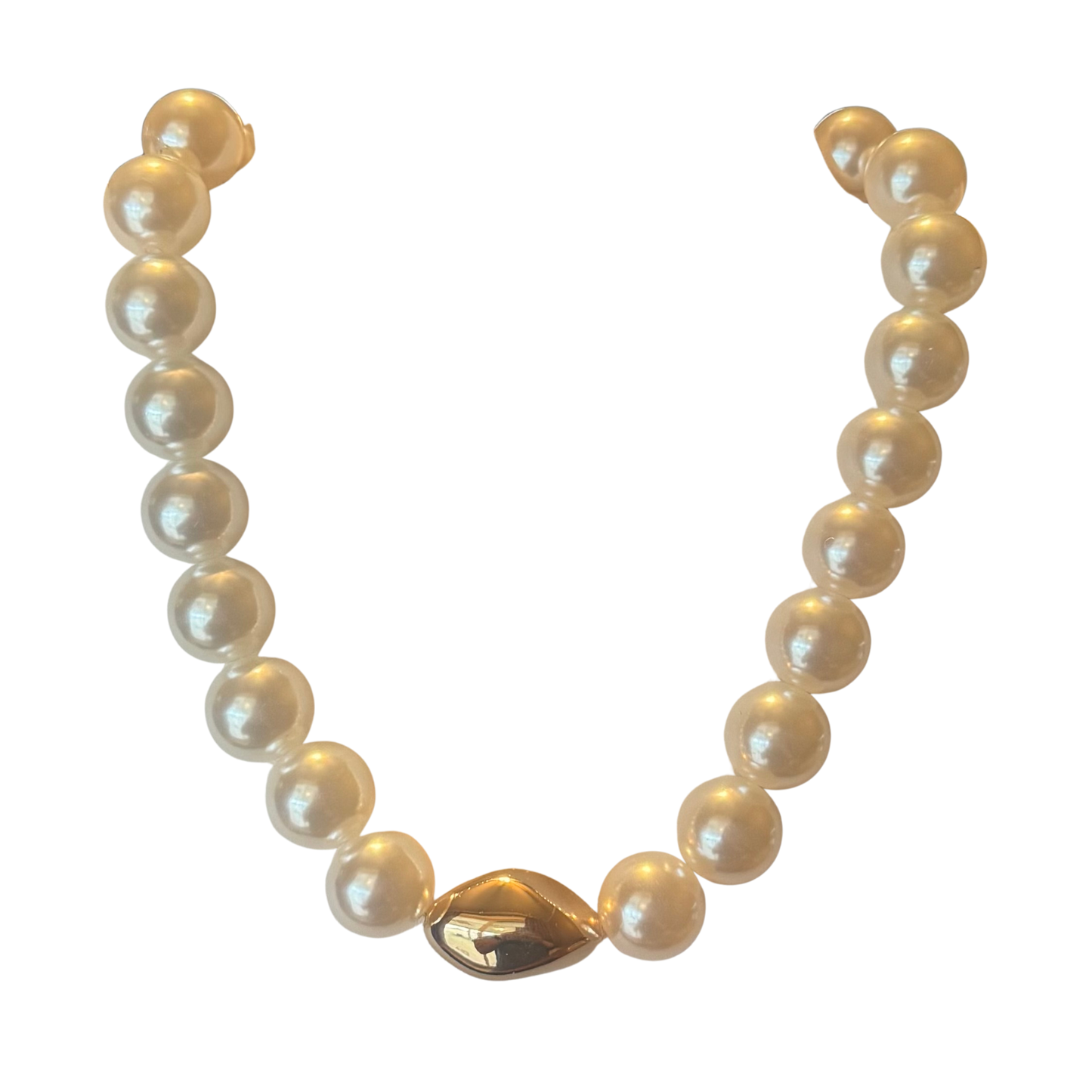 This ETE pearl necklace combines classic sophistication with contemporary design. Featuring genuine pearls set with delicate gold accents, the short length creates a flattering silhouette that works beautifully layered or worn alone. ETE's expert craftsmanship ensures lasting quality and timeless appeal. Perfect for adding refined polish to both everyday looks and special occasions.
