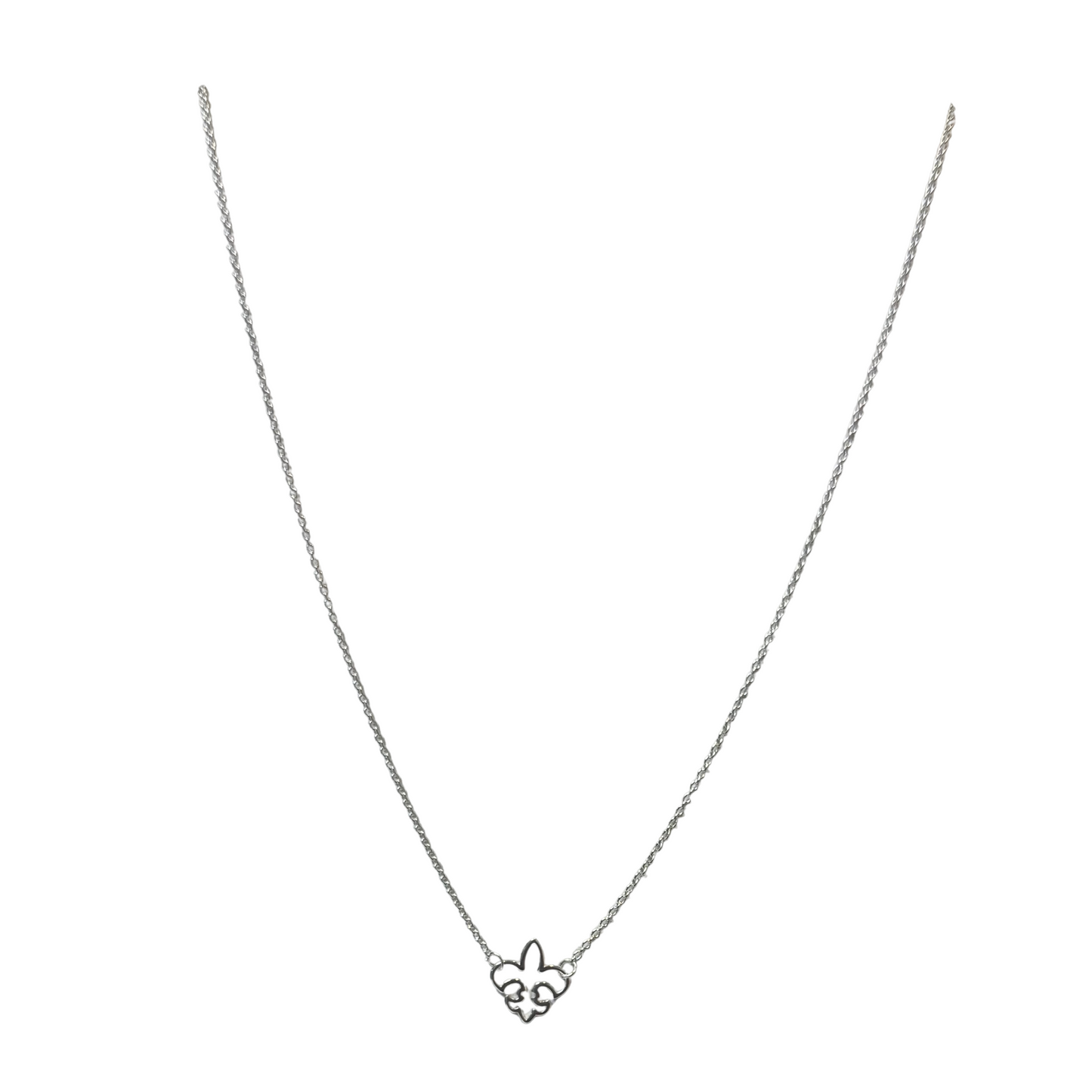 Fleur de Lis necklace in silver