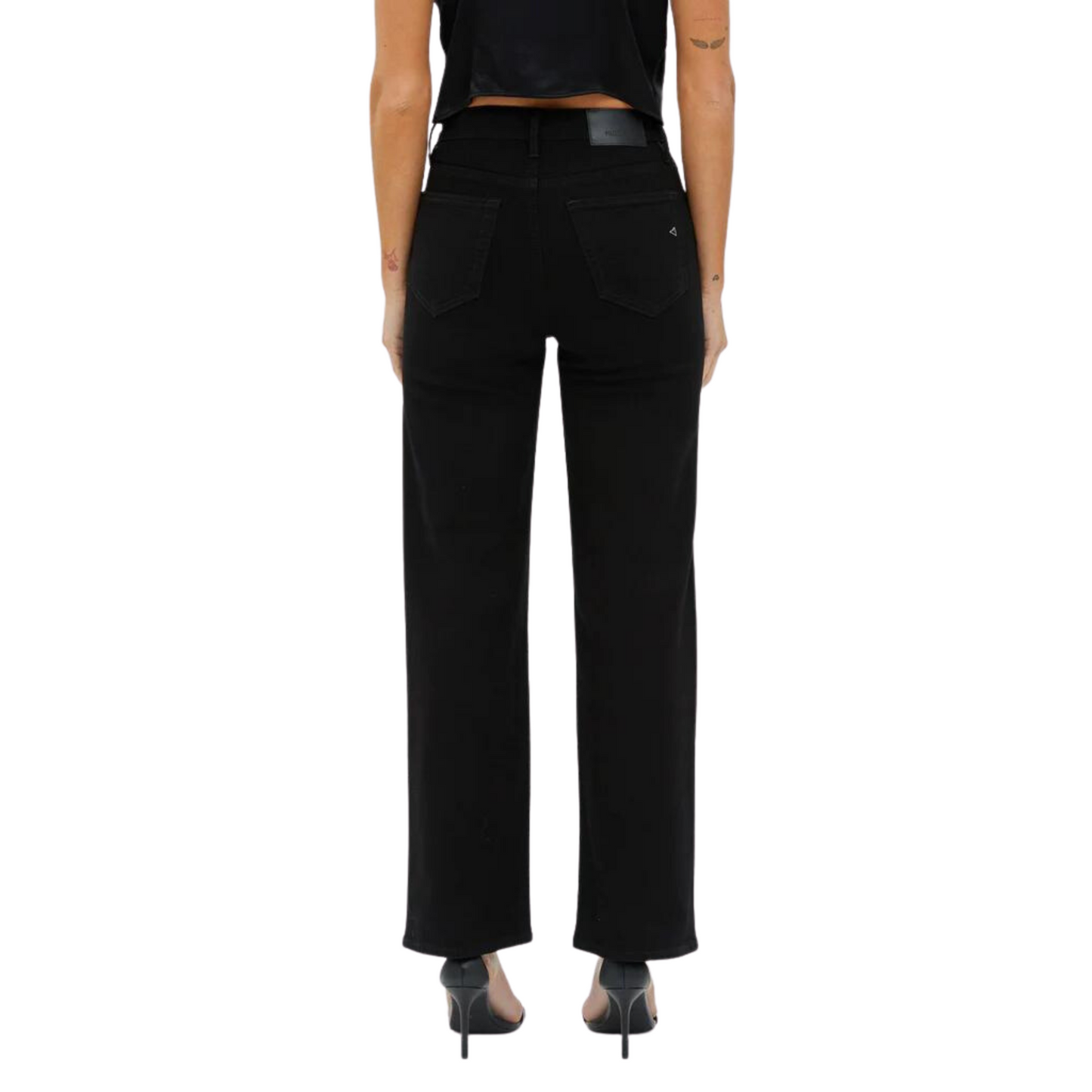 Our Clean Stretch Straight Jeans feature a classic black color and a hidden brand logo in a timeless straight leg silhouette. The stretch fabric allows for maximum comfort while offering a streamlined fit.
