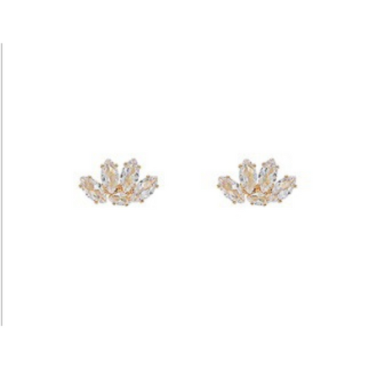 Add a royal touch to any ensemble with these beautiful Crown Studs. Crafted from gold-colored metal and embedded with sparkling rhinestones, these studs feature a classic crown shape. Perfect for everyday wear or a special occasion.