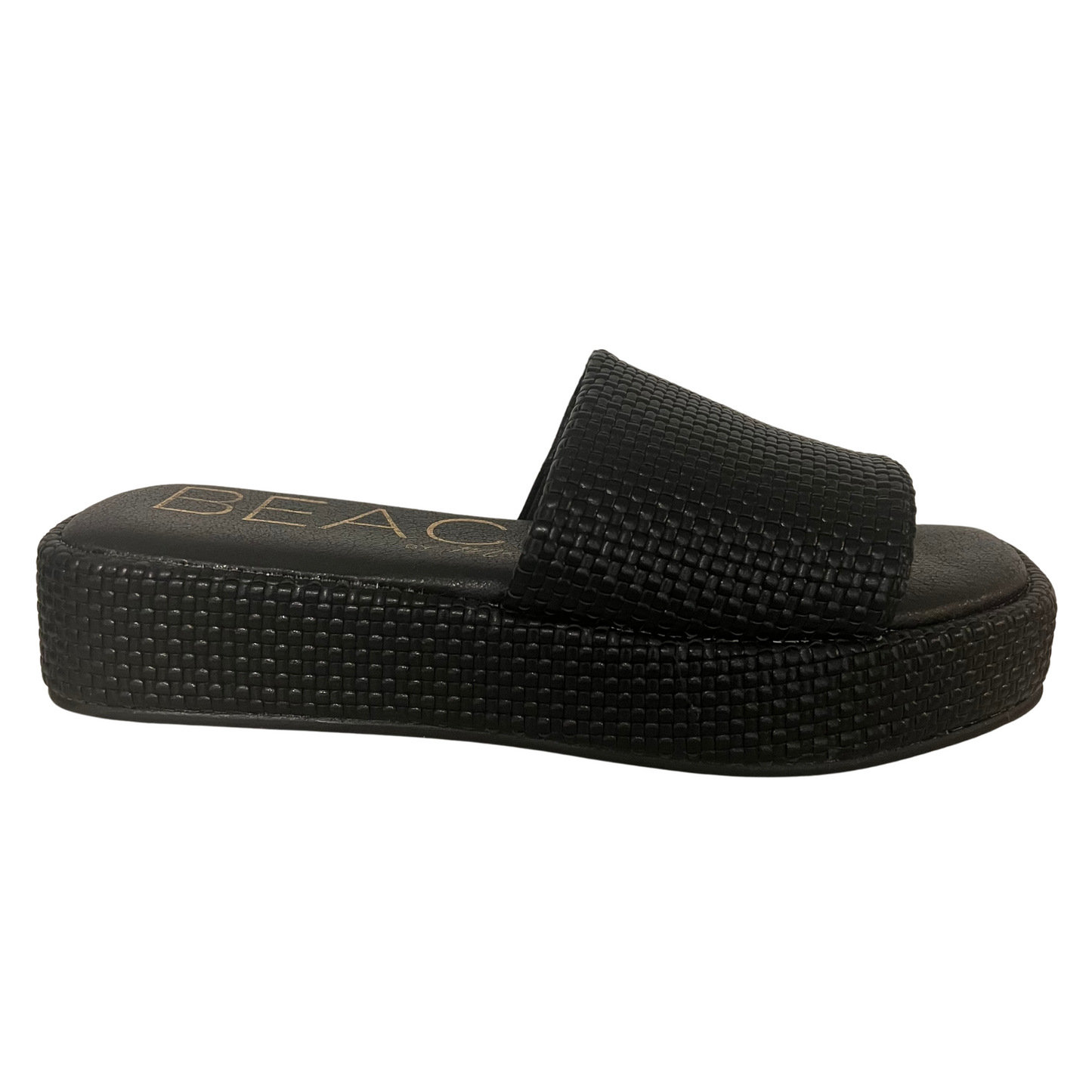 Maui sandals offer effortless elegance and comfort in a sleek and modern design. Crafted with a slide-on design, these fashionable sandals feature a black color and provide a secure, comfortable fit with every step.