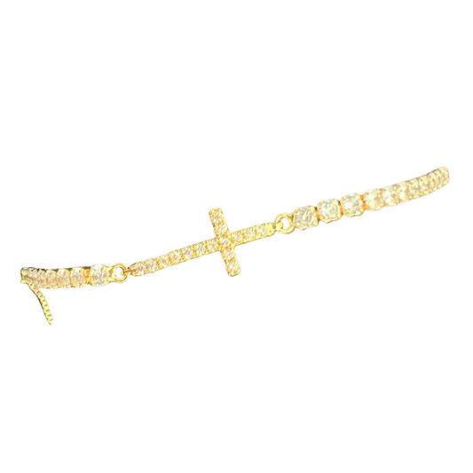 This Retractable Rhinestone Bracelet With Cross features a gold color with adjustable size and small rhinestones for a dainty look. Perfect for any special occasion, its versatility and durability make it ideal for everyday wear.