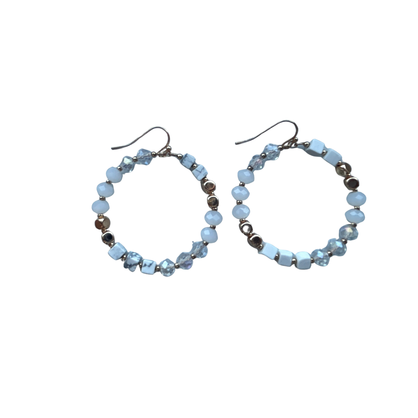 Beaded hoop earrings in white and gold