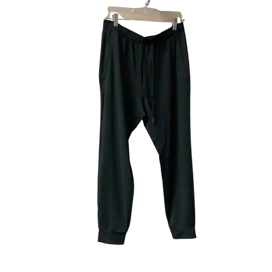 Complete your activewear look with our Active Joggers. Constructed with a solid knit, these joggers boast a textured interior for improved breathability and airflow. An adjustable drawstring waistband and cuffed hems provide a perfect fit, while two zipper pockets offer secure storage. Perfect for your morning jog or simply relaxing at home.