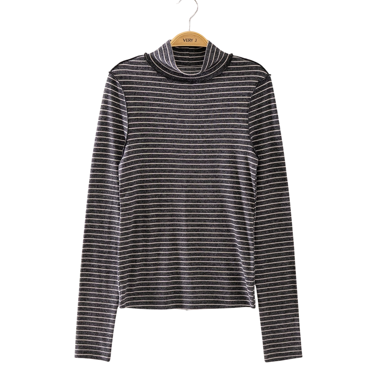 Mock Neck long sleeve top in black