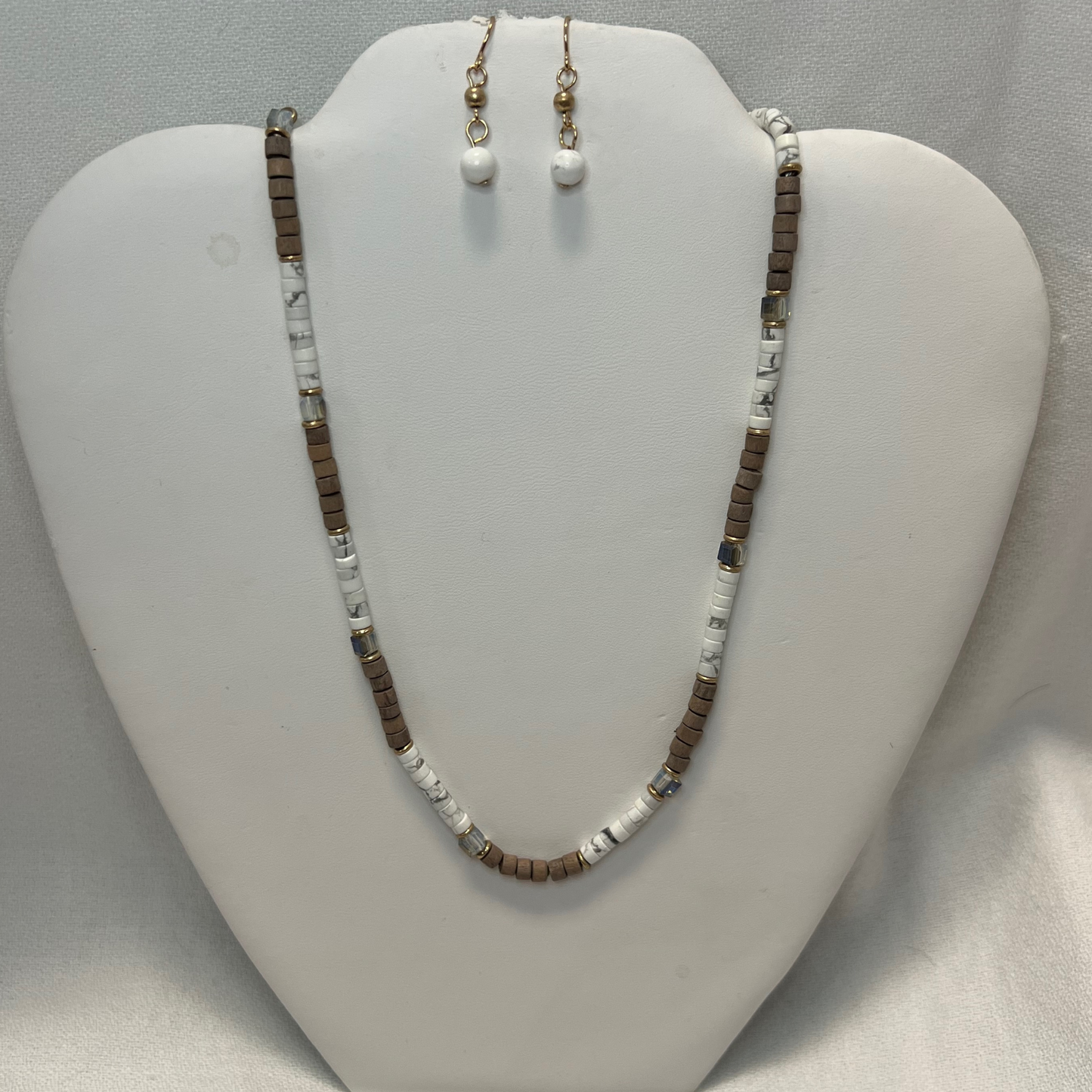 Natural colored beaded necklace set