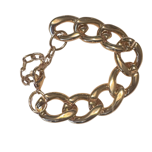 Perdido Gems presents a sophisticated chain link bracelet that combines timeless design with refined craftsmanship. This gold piece features interlocking links that create a fluid, elegant aesthetic suitable for both everyday wear and special occasions. The secure construction ensures durability, while the polished finish delivers a lustrous appearance. A versatile accessory that complements any wardrobe, this bracelet exemplifies understated luxury and enduring style.