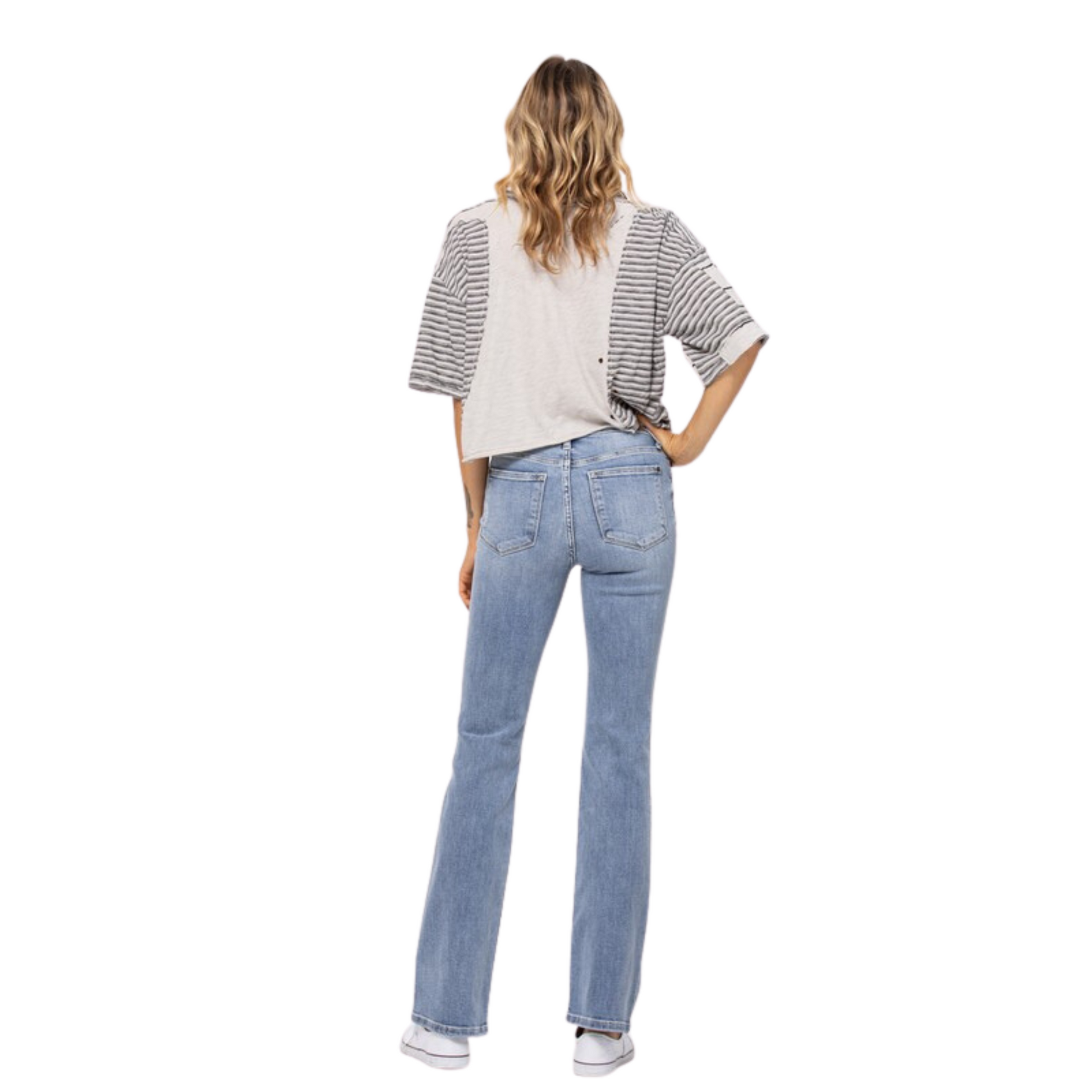 These plus size Judy Blue jeans are perfect for any casual occasion. Light wash denim ensures comfort and versatility, while the classic boot cut fit flatters all body types. Achieve your desired look with ease.