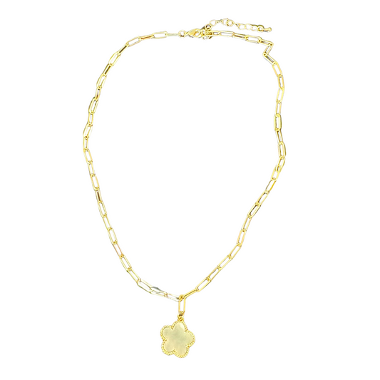 Add a touch of elegant sophistication to any outfit with our Chain Link Clover Necklace. The gold chain link design is complemented by a delicate clover motif and a mother of pearl accent. Elevate your style with this timeless piece.