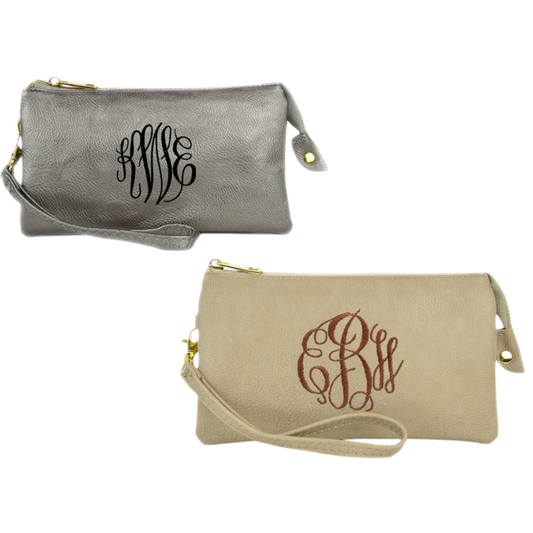 This crossbody bag is the perfect accessory for any outfit. Crafted with a timeless design and available in beige, or silver, this small purse makes a stylish yet subtle statement. A monogrammable finish adds a unique, personalized touch to any look.