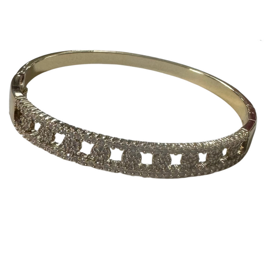 Expertly crafted from high quality gold, this Rhinestone Cuff Bangle exudes elegance and sophistication. The stunning rhinestone accents add a touch of sparkle, while the convenient clasp closure ensures a secure fit. Perfect for any occasion, this cuff bangle is a must-have accessory for any fashion-forward individual.