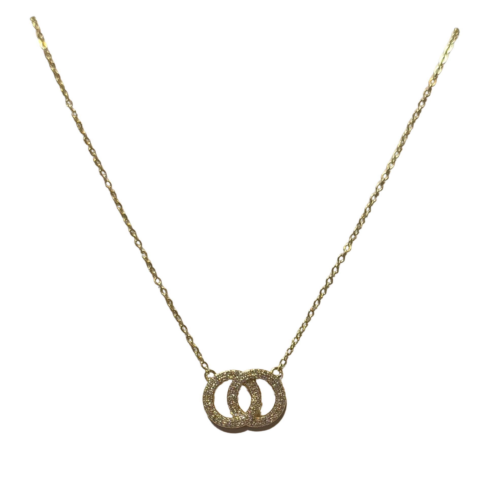 Expertly crafted with a double circle design, this short gold necklace adds a touch of elegance to any outfit. The minimalist yet chic design makes it versatile for any occasion. Elevate your style with this timeless piece.