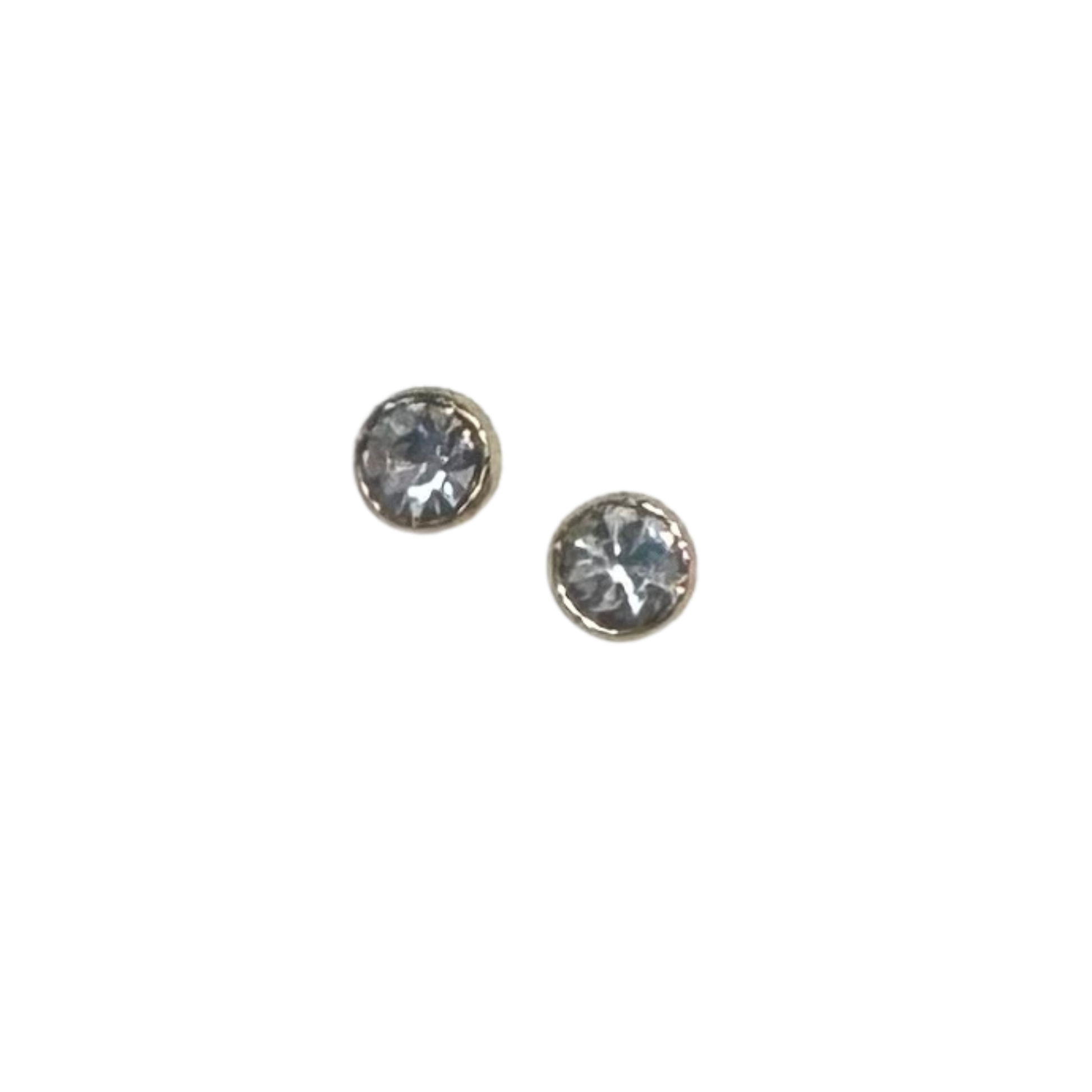 Elevate your everyday look with these delicate Small Rhinestone Studs from été brand. Crafted in lustrous gold, these timeless studs feature sparkling rhinestones that catch the light beautifully. Perfect for adding a touch of subtle glamour to any occasion, whether you're heading to the office or out for the evening. The classic design pairs effortlessly with any outfit, making them a versatile staple for your jewelry collection.