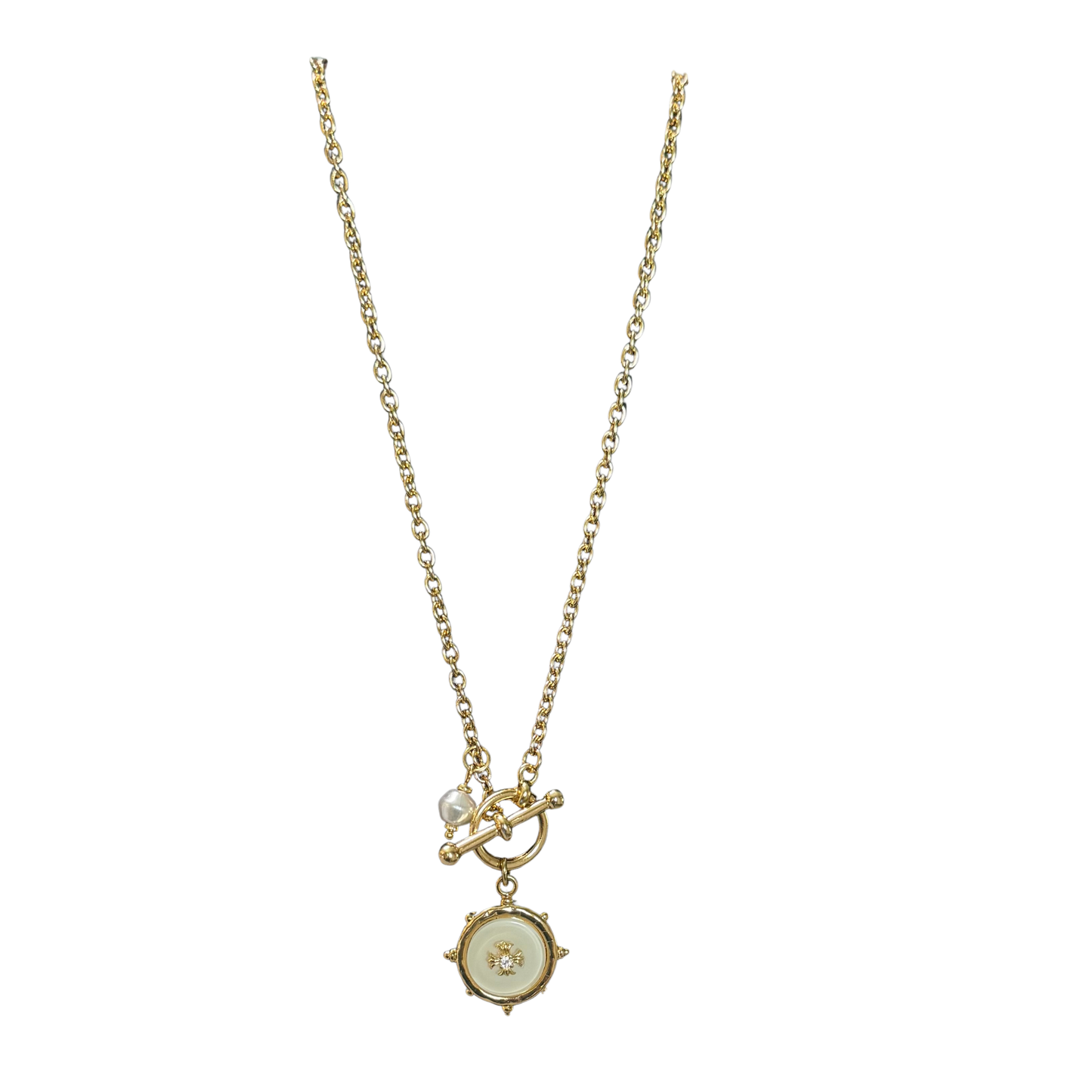 Garden Party's gold charm necklace brings understated elegance to any occasion. This short-length design sits perfectly at the collarbone, offering a refined silhouette that works beautifully on its own or layered with other pieces. The delicate gold chain holds your favorite charms, letting you customize your look effortlessly. Ideal for garden parties, brunches, or everyday sophistication.