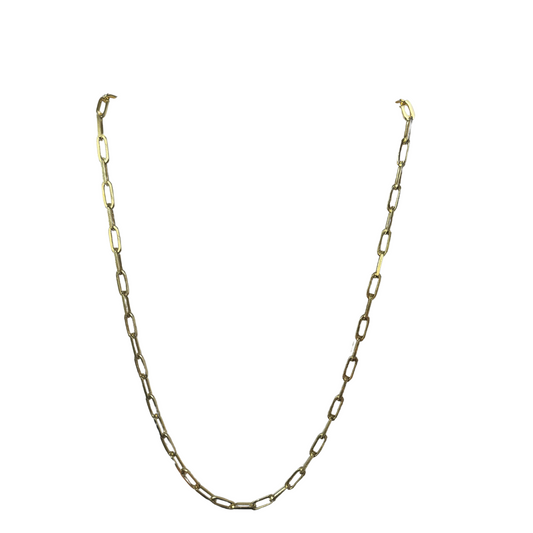 This sterling silver chain link necklace is expertly designed for a short yet stylish look. With a gold-dipped finish, it adds a touch of elegance to any outfit. Its chain link design gives it a modern edge, making it a versatile and timeless piece for any jewelry collection.