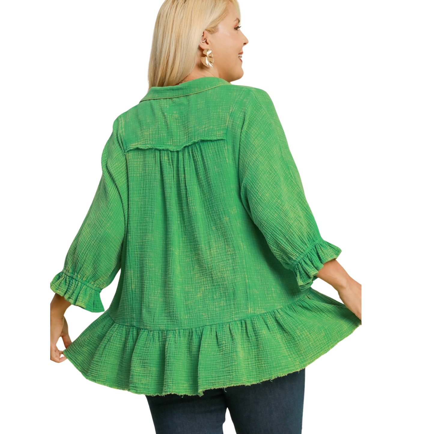 Experience the ultimate comfort and style with the Mineral Wash Top by Umgee. Made with green mineral wash and lightweight gauze material, this plus size top features a flattering v-neck design. Elevate your wardrobe with this trendy and versatile piece.