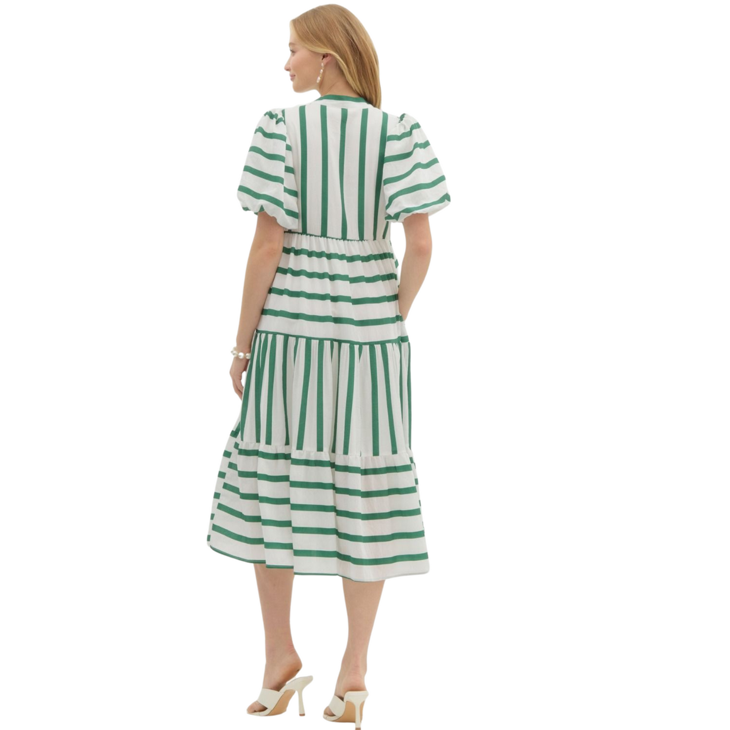 Expertly designed for plus size women, this green Bubble Sleeve Midi Dress is the perfect addition to your wardrobe. With its unique scallop accent front and striped short bubble sleeves, it's both stylish and functional. The addition of pockets and lightweight, non-sheer woven fabric make it a versatile and comfortable choice for any occasion.