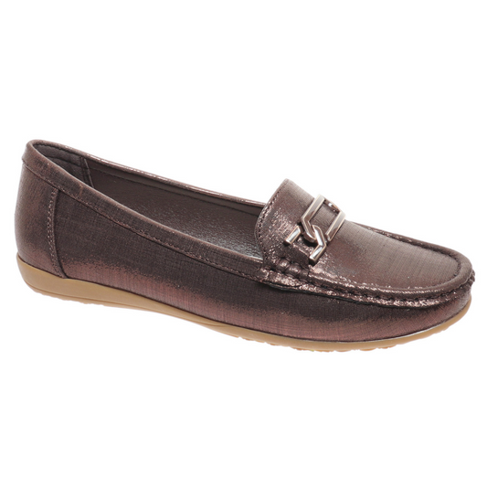 Karl by Pierre Dumas is a premium bronze loafer that combines style and durability. Crafted with expert craftsmanship, it provides the perfect addition to any outfit. Elevate your appearance with this timeless shoe, designed for the modern man.