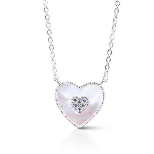 This short necklace features a silver heart pendant adorned with sparkling cubic zirconia. This elegant mother of pearl necklace is a timeless piece that effortlessly adds a touch of sophistication to any outfit. Crafted with delicate and high-quality materials, it is perfect for everyday wear or special occasions.