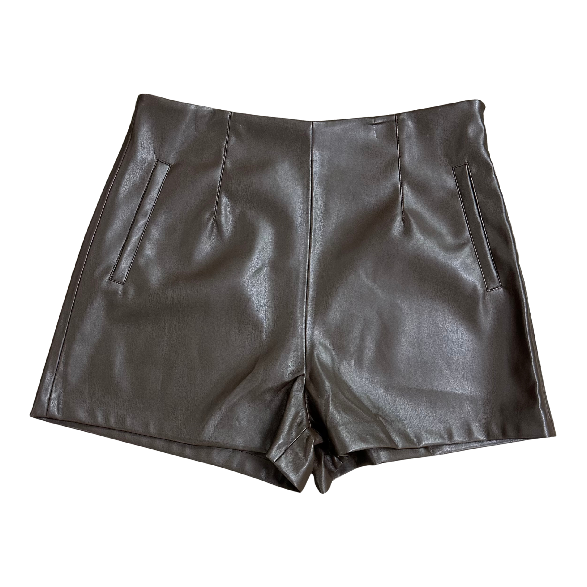 These brown pleather side pocket shorts are perfect for any occasion. Made with high-quality materials, they are both stylish and durable. Stay organized with the convenient side pockets. These shorts are a must-have for your wardrobe, and the perfect addition to any outfit. Made by the renowned fashion brand EE, you can trust their quality and expertise.