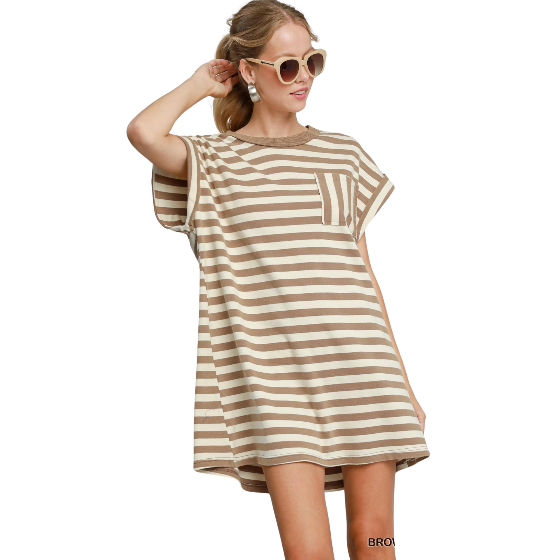 This Umgee Mineral Wash Sleeveless Dress is a must-have for any fashion-forward wardrobe. The mini dress design is both comfortable and stylish, perfect for any occasion. The striped pattern in brown and cream colors adds a touch of sophistication, while the front pocket adds functionality. Trust in Umgee's expertise to elevate your look.