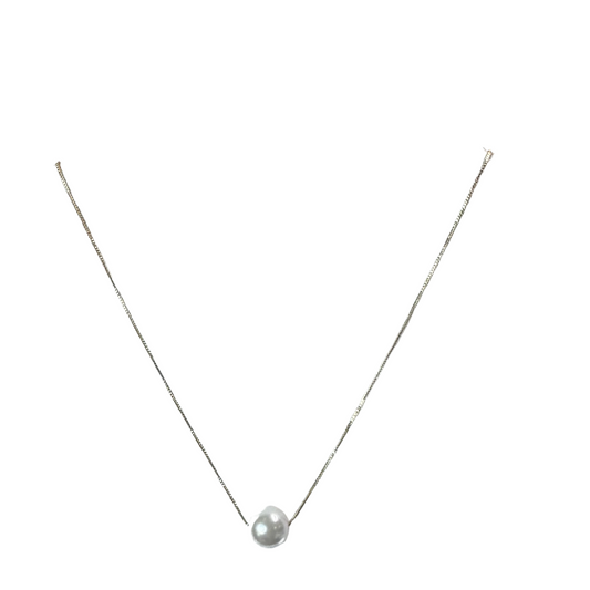 This elegant Single Pearl Necklace features a delicate gold chain and a single, lustrous pearl accent. Perfect for adding a touch of sophistication to any outfit, this short necklace is a timeless addition to any jewelry collection. Expertly crafted for a classic and refined look.