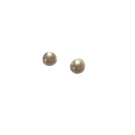 Expertly crafted with small, lustrous pearls and sleek silver, these stud earrings offer a classic and elegant addition to any jewelry collection. The pearls provide a touch of sophistication while the silver adds a modern touch, making these studs perfect for both formal and casual occasions.