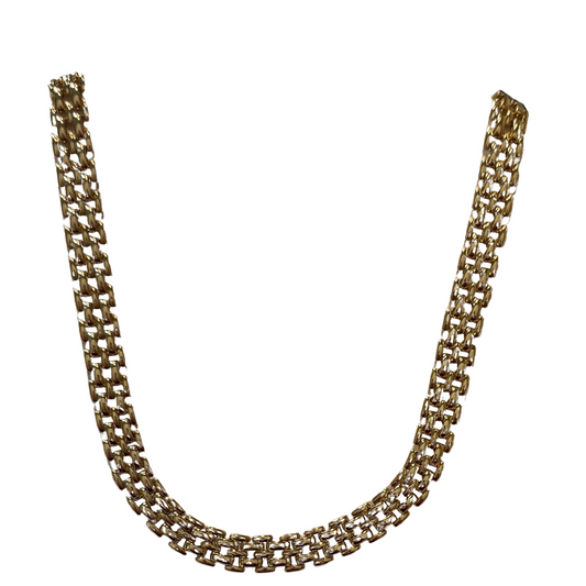 This gold thick chain necklace offers a modern and stylish addition to any outfit. The short length adds a touch of sophistication, while the thick chain design adds a statement of boldness. Elevate your look and make a lasting impression with this must-have accessory.