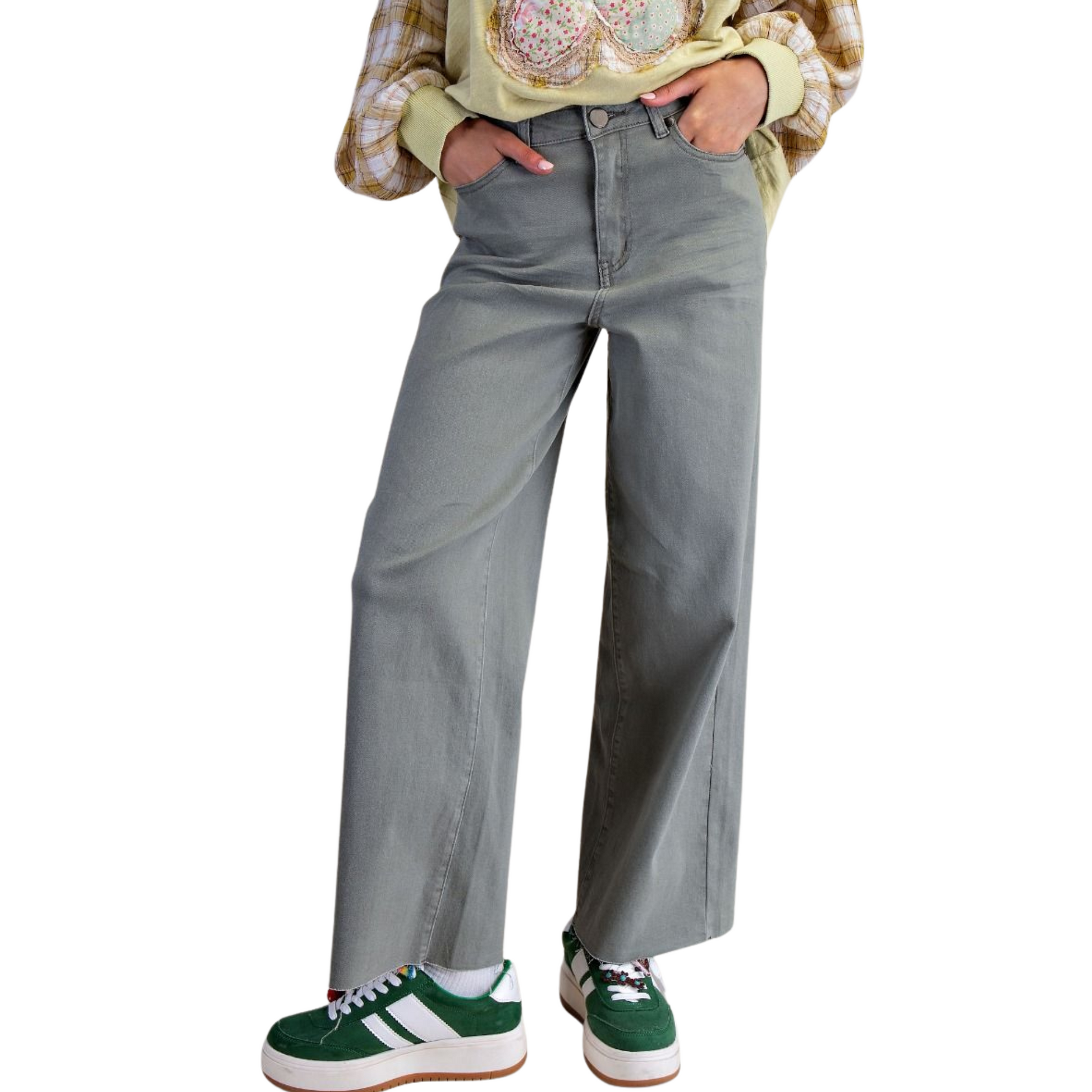 These Soft Stretch Twill Pants from Easel combine comfort and style with their ash olive color and high-waisted design. Crafted from stretch material, they provide a relaxed fit that moves with you throughout the day. The raw hem adds a modern, edgy touch, perfect for versatile casual or elevated looks. Ideal for those seeking both functionality and contemporary fashion in one essential piece.