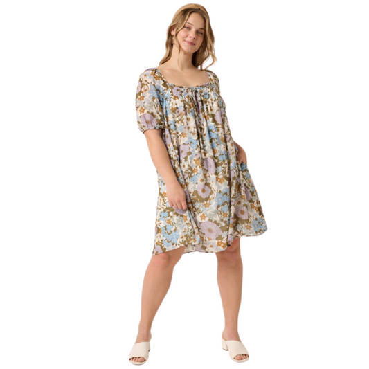 Look stunning in this vintage flower print dress. Featuring a timeless floral design, this mini dress boasts short sleeves for timeless, modern style. Perfect for any occasion, you can be sure to turn heads in this stylish, classic design.