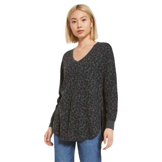 Look chic and on-trend in our V-Neck Weekender Top. This black top showcases an on-trend animal print, and its long sleeves provide coverage when needed. Perfect for any occasion, this top will keep you looking your best all day.