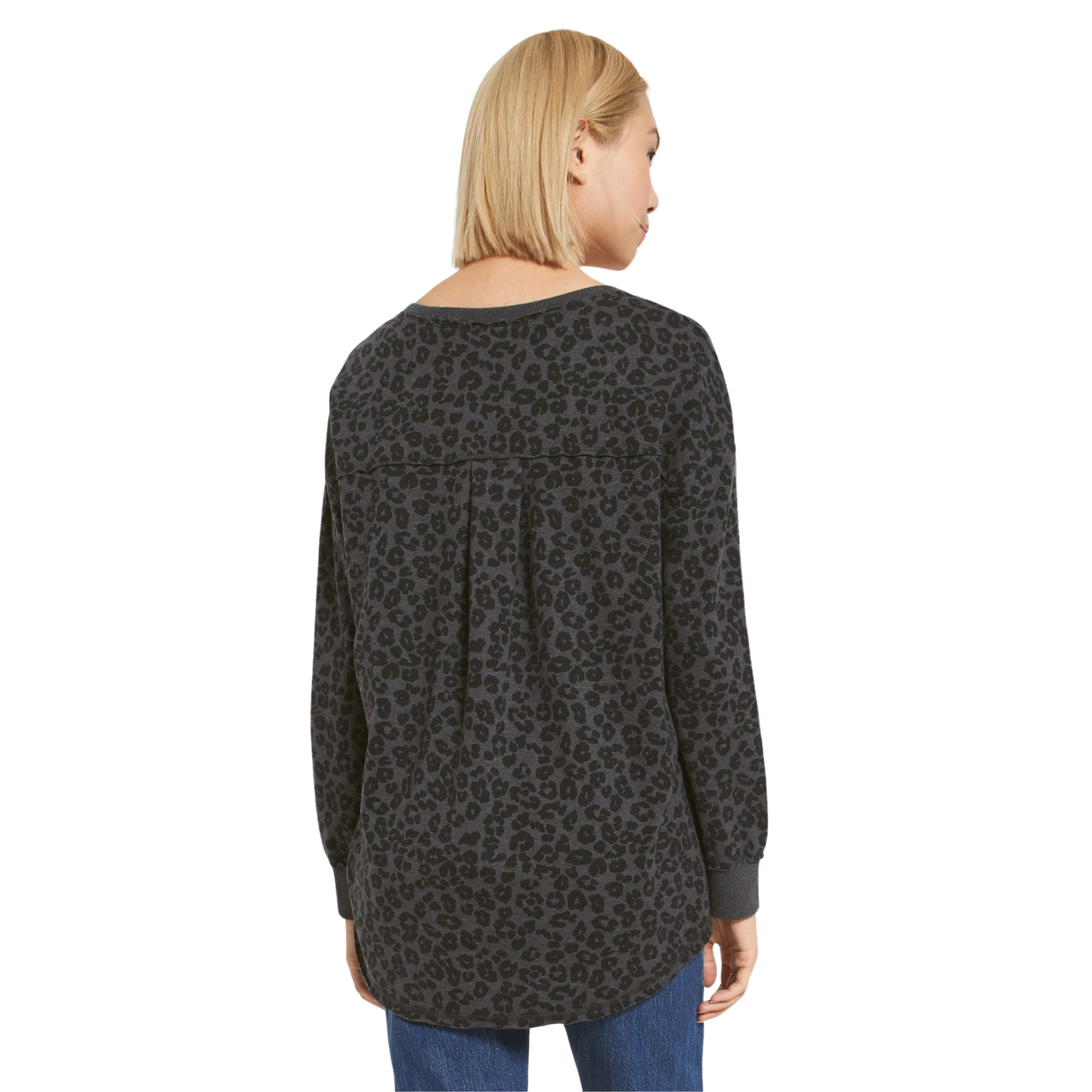 Look chic and on-trend in our V-Neck Weekender Top. This black top showcases an on-trend animal print, and its long sleeves provide coverage when needed. Perfect for any occasion, this top will keep you looking your best all day.