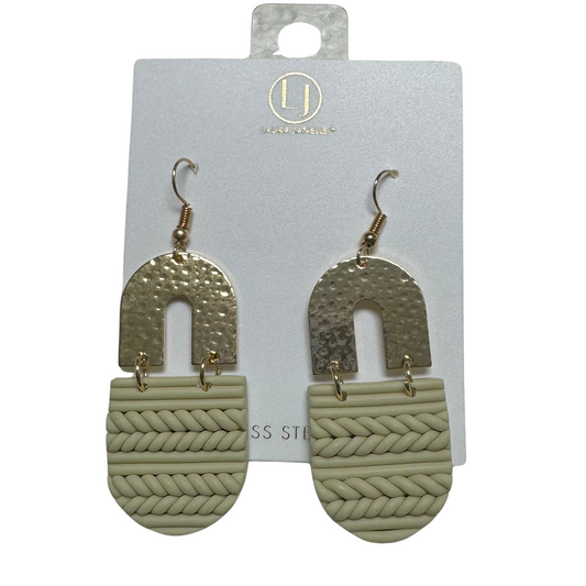 These Woven Dangle Earrings feature a delicate cream woven design with a touch of gold accent. Elevate any outfit with their elegant dangle style. Expertly crafted to add a subtle touch of sophistication to your look. Perfect for any occasion.